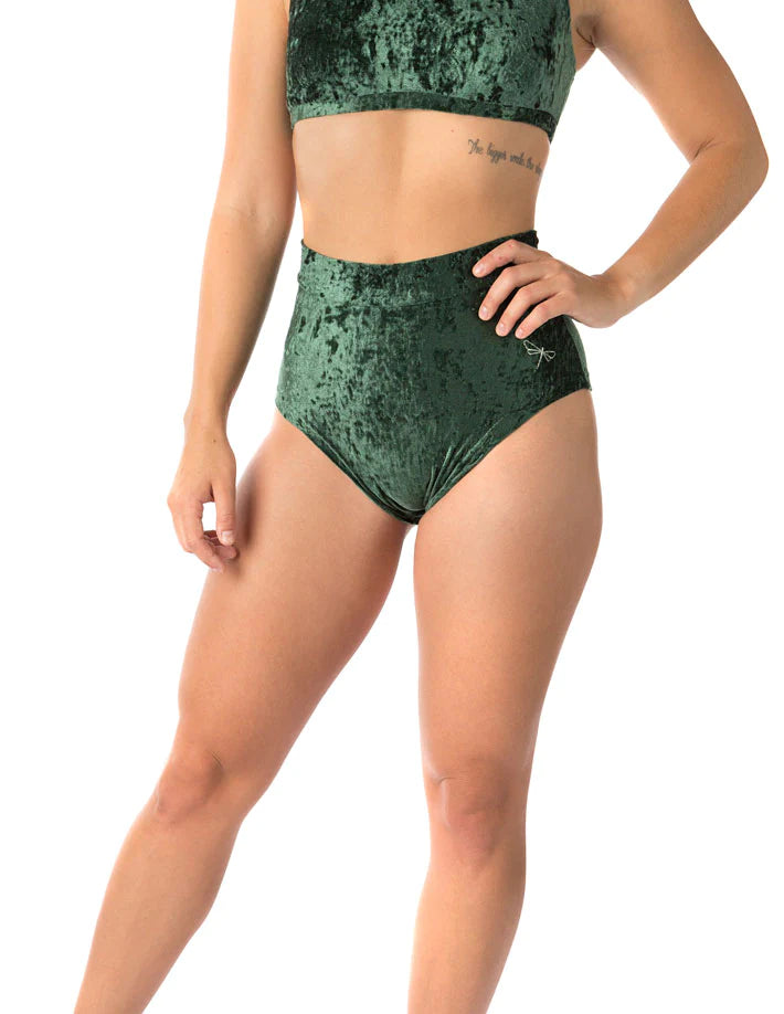 dragonfly lola pole shorts velvet emerald#colour_emerald