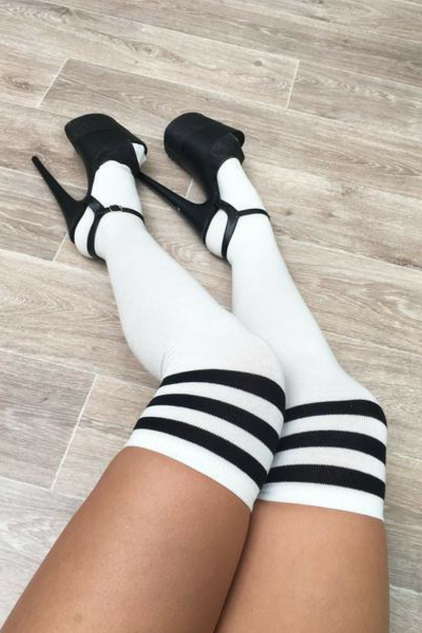 lunalae thigh high socks white/black stripes