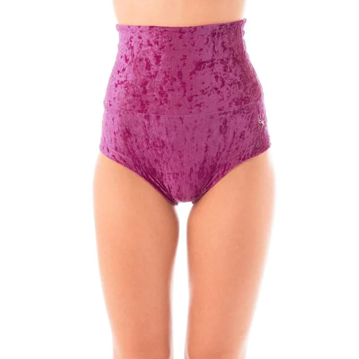 dragonfly betty pole shorts ruby velvet#colour_ruby